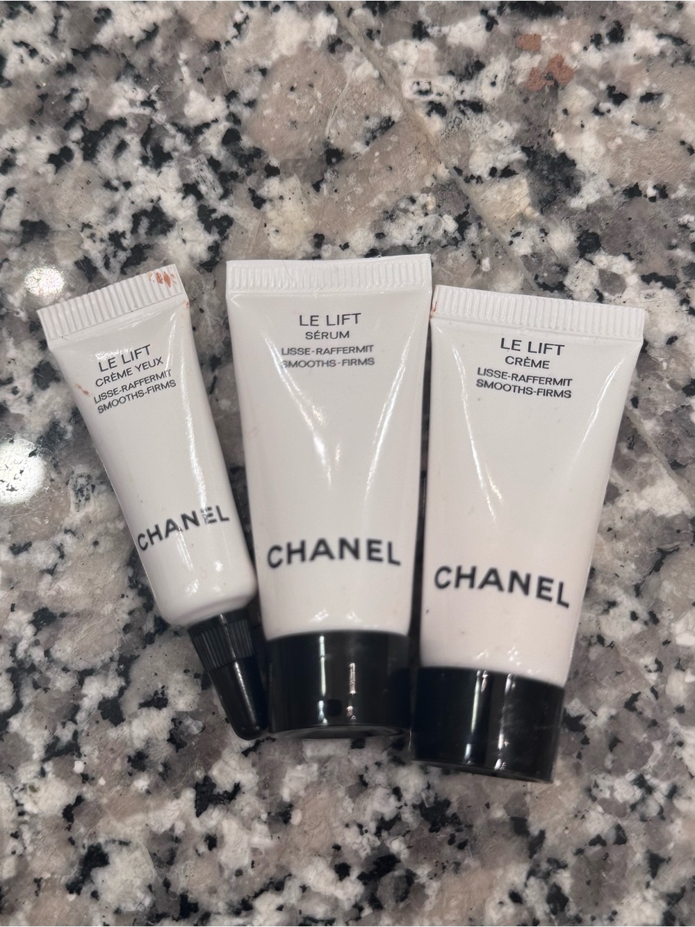 CHANEL Le Lift Primer Trio - White & Black Accents